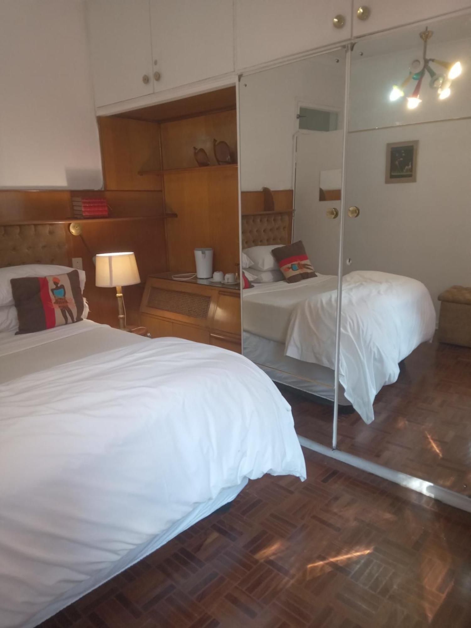 Emerald Guest House Springs מראה חיצוני תמונה
