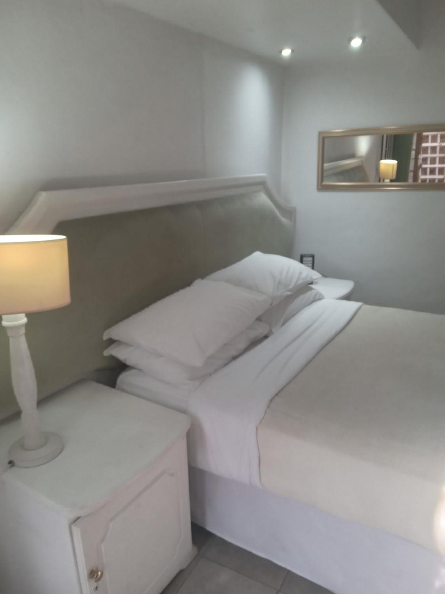 Emerald Guest House Springs מראה חיצוני תמונה
