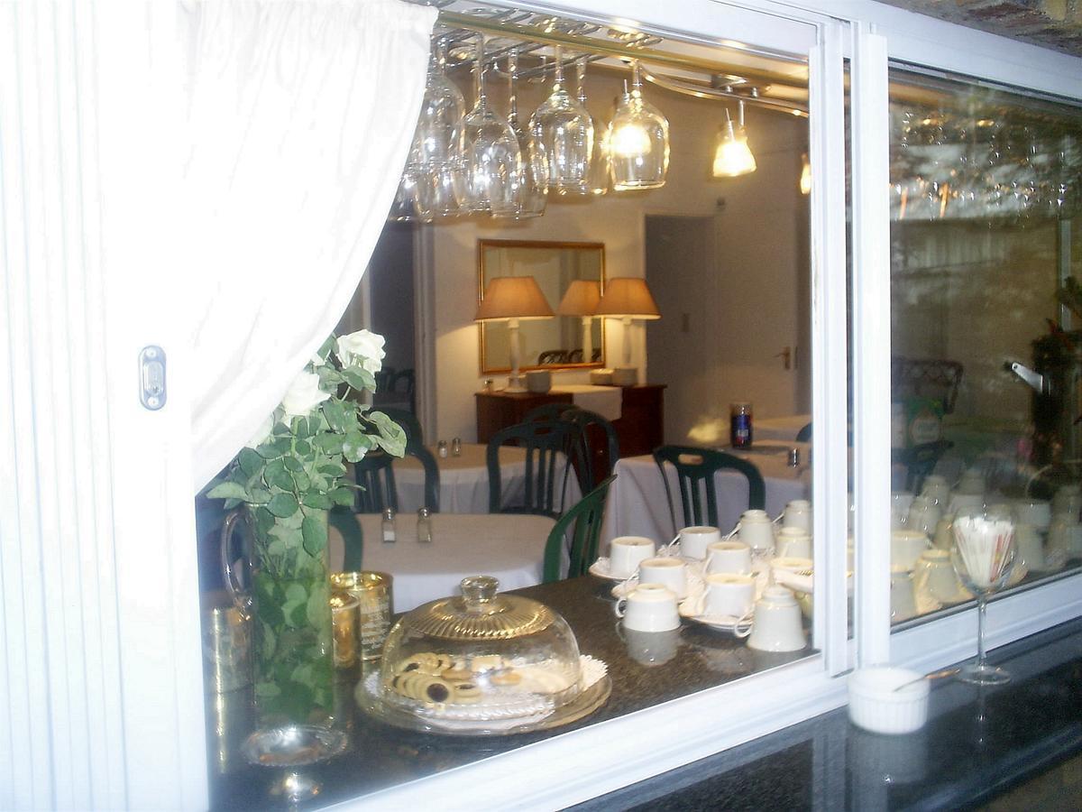 Emerald Guest House Springs מראה חיצוני תמונה