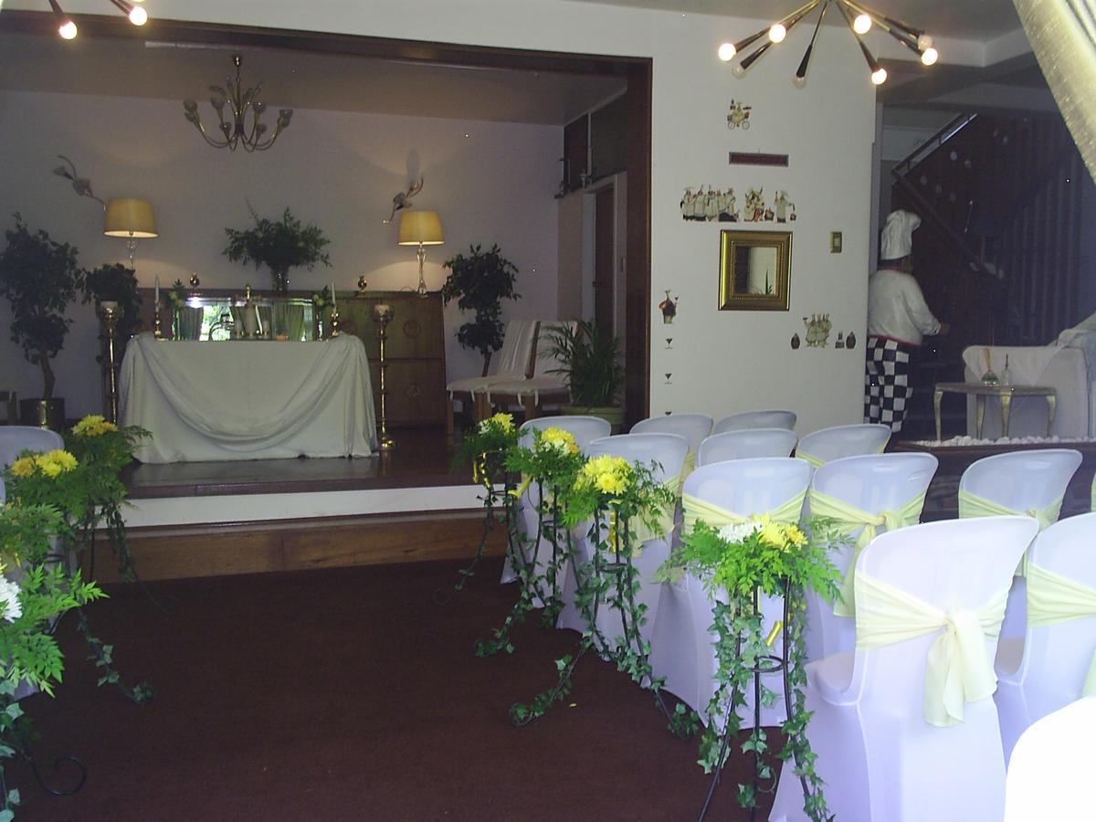 Emerald Guest House Springs מראה חיצוני תמונה