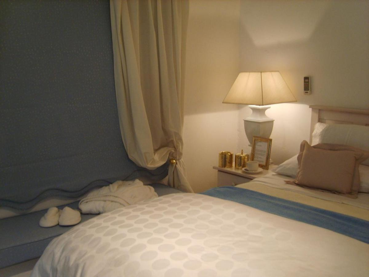 Emerald Guest House Springs חדר תמונה